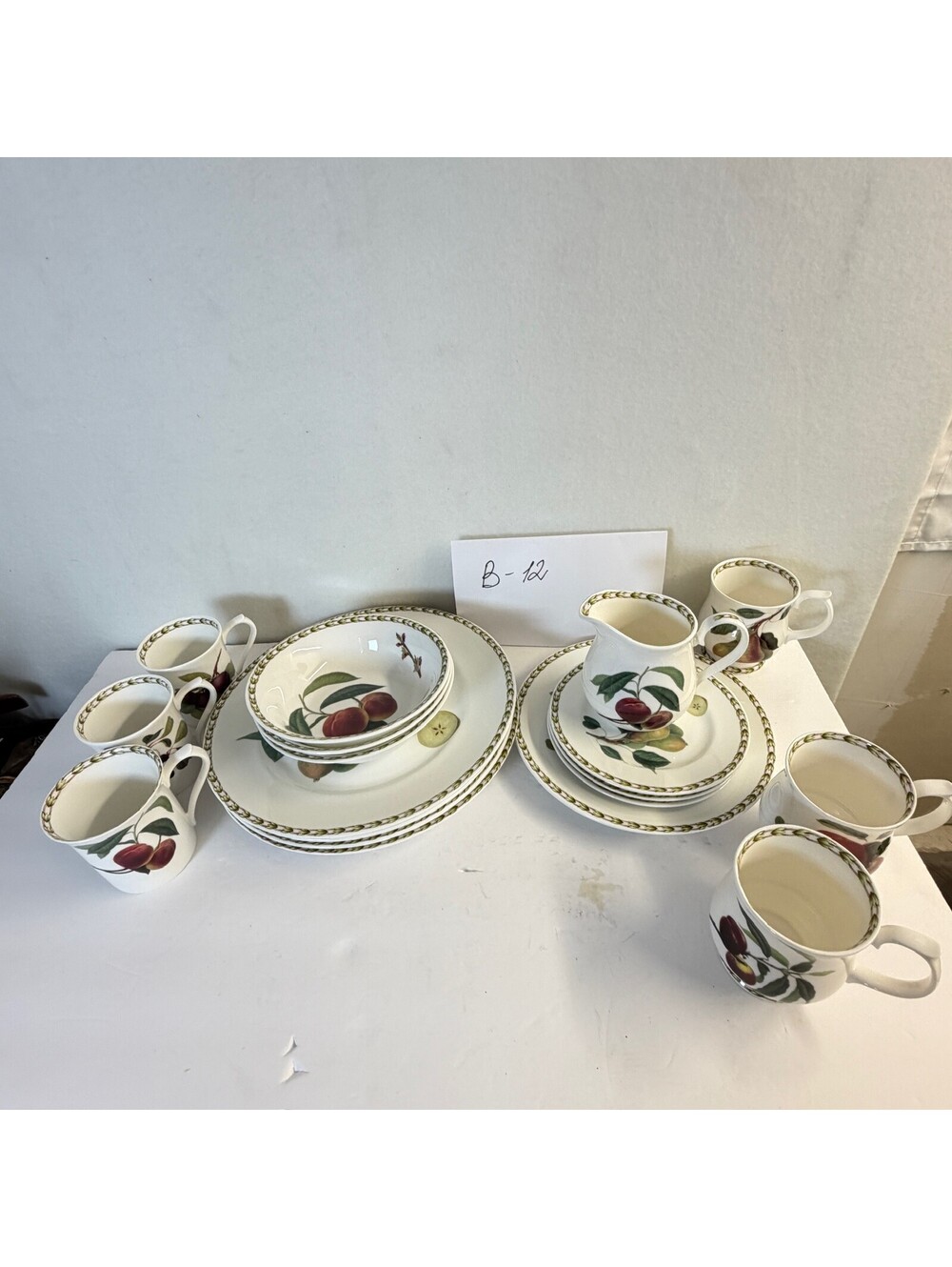 Queen's Hooker's Fruit Fine Bone China Set Royal Horticultural Society Lot B-12‎